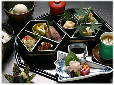 京料理 京懐石弁当 「雨月」月コース