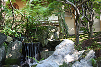 琵琶湖疎水の水を取り込んだ植治の庭園